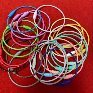 Porte-clés créatif en fil d'acier inoxydable coloré style bonbon, diamètre 1,5 mm, accessoire durable à usage général - Product Image 4