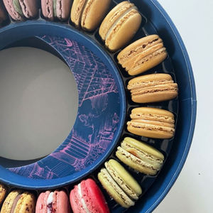 Tùy Chỉnh Sang Trọng Sô Cô La Hộp Với 3D Khuôn Thực Phẩm Vòng Hình Thức Cho Macarons Logo Dập Nổi Cán Bóng Có Thể Tái Chế Cứng Nhắc Hộp - Product Image 3