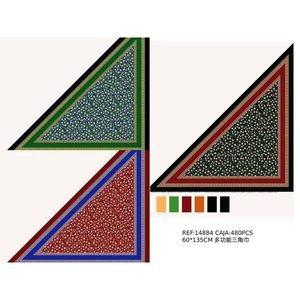 Sciarpa triangolare multifunzionale 60x135 cm con design etnico per un uso versatile - Product Image 1