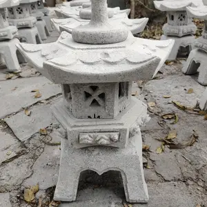 日本の庭の装飾品伝統的な中国のランタンの自然灰色の花崗岩Lantern15-45cm