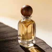 Atomiseur de parfum en verre MUB 15 mm à sertir, design élégant, base lourde, 100 ml, avec capuchon en bois, supporte la personnalisation de la couleur et de l'emballage