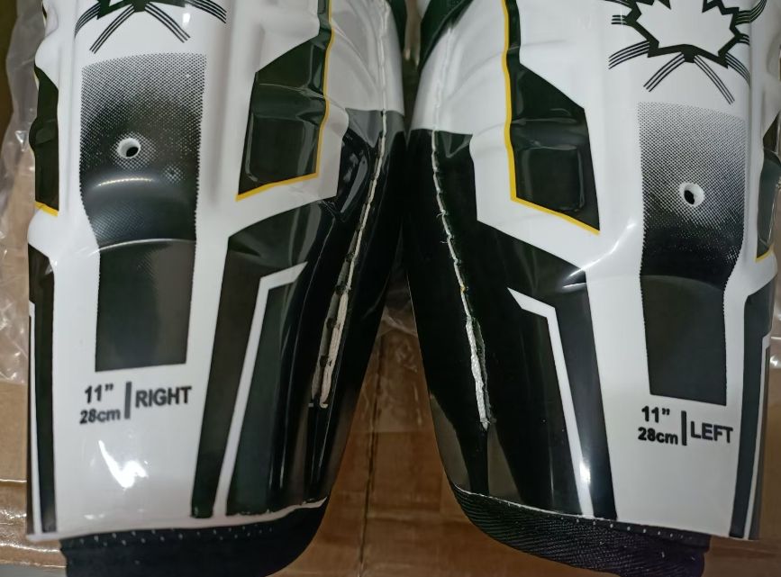 สนับแข้งสีขาว 11 นิ้ว