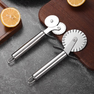 Pelle à <span class=keywords><strong>pizza</strong></span> en acier inoxydable à roue simple/double, conception spéciale, largement utilisée - Product Image 3