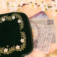 Housse de livre en velours brodé avec pompon, étui pour tablette iPad à fermeture éclair, protection de livre mignonne en forme de botte de cowboy, cadeau pour lecteur