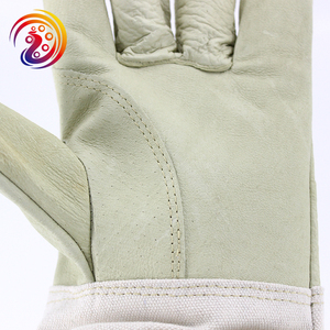 Échantillon gratuit <span class=keywords><strong>de</strong></span> <span class=keywords><strong>gants</strong></span> <span class=keywords><strong>de</strong></span> <span class=keywords><strong>protection</strong></span> des mains à manches longues en cuir <span class=keywords><strong>de</strong></span> porc <span class=keywords><strong>pour</strong></span> <span class=keywords><strong>barbecue</strong></span> jardinage - Product Image 4