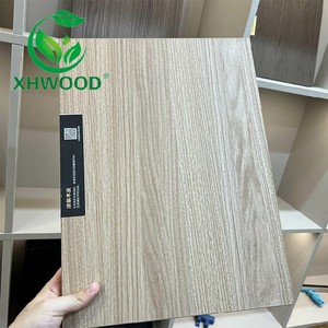 <span class=keywords><strong>5mm</strong></span> 1.22m * 2.44m 700kg/m³ Panneau en <span class=keywords><strong>fibre</strong></span> de bambou Film PVC <span class=keywords><strong>Couche</strong></span> de co-extrusion de deuxième génération et Film PET à noyau WPC noir peut choisir - Product Image 1