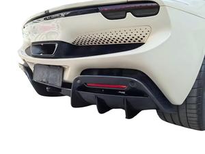 Kit carrosserie compact en fibre de carbone sèche de haute qualité, style OEM amélioré, adapté à la <span class=keywords><strong>Ferrari</strong></span> 296, ajustement parfait 1:1 - Product Image 6