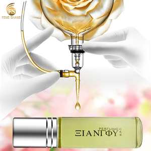 Vente en gros Dubaï <span class=keywords><strong>Mini</strong></span> Taille Marque privée Original de luxe Marque de marque Nom de voiture Parfum <span class=keywords><strong>d</strong></span>'ambiance <span class=keywords><strong>D</strong></span>ésodorisant Diffuseur de parfum de voiture - Product Image 2