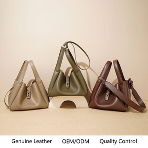 Bolsos femeninos OEM Premium Cuero Vaca Liso Crossbody Bolso Mujer Cierre Geométrico Asa Superior Mayorista Fábrica Custom Logo - Product Image 1