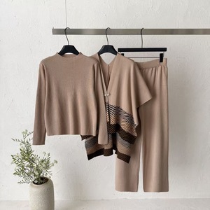 Conjunto de tres piezas de punto plisado estilo veraniego para mujer, top ajustado, cárdigan y pantalón de pierna ancha con estampado - 26 años de experiencia en comercio exterior - Product Image 3