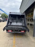 Camion à ordures à chargement arrière, camion compacteur de déchets, camion de collecte des déchets pour les déchets municipaux et résidentiels, directement de l'usine