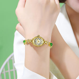 Montre à quartz simple et classique à disque en bambou avec ceinture en cuir pour dames montre rétro étanche - Product Image 2