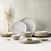 Assiettes en céramique mate fabriquées à la main au four YAYU, en porcelaine, en gros, pour restaurants, banquets, traiteurs, OEM personnalisé