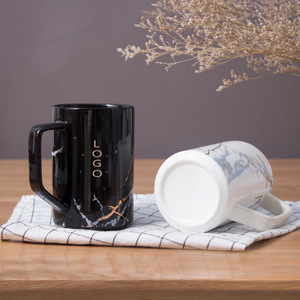 Tazas de cerámica personalizadas con diseño de mármol y asa, juego de tazas de café para parejas, para regalo. - Product Image 4