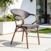 Ensemble de table et de chaises de bistrot de jardin en rotin moderne haut de gamme, imperméable et résistant au soleil