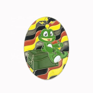 Vergoldeter Druckguss 3D Herzförmiger Individueller Geocoin mit Transparentem Emaille für Geocaching - Product Image 4
