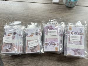 Billets et pièces <span class=keywords><strong>de</strong></span> monnaie factices en livres sterling britanniques réalistes pour la décoration <span class=keywords><strong>de</strong></span> films et d'événements, Halloween, mariage, Noël, fournitures <span class=keywords><strong>de</strong></span> fête - Product Image 5