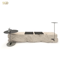 Banc de salon en pierre brute naturelle, écologique et durable, avec coussin noir, table d'appoint en métal, style minimaliste Wabi-Sabi