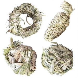 Juguete de Lujo para Masticar para Conejos Totoro, Set Completo para Animales Pequeños, Uso en Interiores, Snacks Comestibles para Limpiar los Dientes, Bola de Paja, Hierba Timothy - Product Image 2