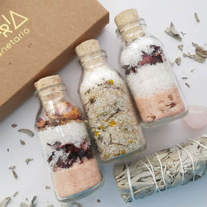 Óleo essencial de eucalipto vegano restaura a vitalidade muscular Sal do Himalaia relaxa o corpo Sal de banho de ervas com etiqueta personalizada - Product Image 5