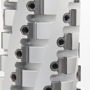 Tête de coupe hélicoïdale professionnelle pour <span class=keywords><strong>dégauchisseuse</strong></span> et <span class=keywords><strong>dégauchisseuse</strong></span>-<span class=keywords><strong>raboteuse</strong></span> à bois, arbre de <span class=keywords><strong>raboteuse</strong></span> spirale avec outils à plaquettes en carbure - Product Image 5