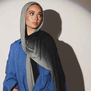 2025 OEM Hot Bán Cao Cấp Jersey Thoáng Khí Đơn Sắc Gradient Cho Hồi Giáo Hai Mặt In Jersey Hijab - Product Image 3