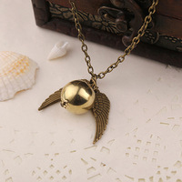 Accessoire d'ornement transfrontalier, Accessoire aile, Snitch en fer, Chaîne de pull dorée, Collier de perles de quartz