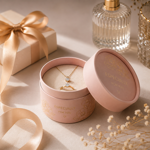 Set di Piccoli Tubi Rotondi in Carta Scamosciata con Rose Stabilizzate per Anelli, Confezione Regalo Ecologica Personalizzata - Product Image 1