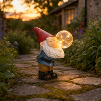 Statue de gnome de jardin amusant soufflant des bulles, en résine, avec lumière solaire, lampe LED globe pour extérieur, cour, patio, décoration de jardin, vente en gros, figurine OEM