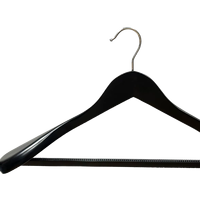 Cintres en bois naturel avec barre antidérapante pour pantalon, cintres en bois de hêtre personnalisables avec logo pour hôtel, barre de suspension en bois de lotus pour costumes