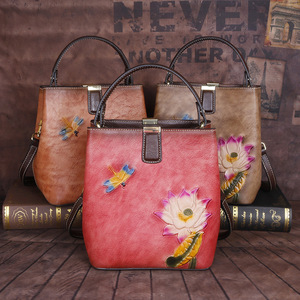 Sac Ando vintage en cuir de vache véritable embossé, sac seau à bandoulière pour femmes - Product Image 1