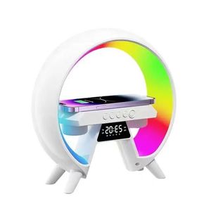 Altoparlante <span class=keywords><strong>4</strong></span> in 1 BT con sveglia senza fili caricabatterie FM Radio Wireless telefono senza fili caricatore altoparlante luce notturna di colore - Product Image 1