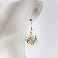 Boucles d'oreilles fleur pressée en forme de chat unique faites à la main en résine de fleurs sauvages véritable fleur sèche boucles d'oreilles bijoux pour femmes
