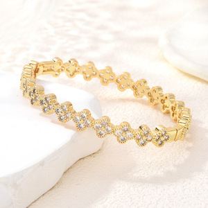 Classic Hot Selling Jewelry 14K <b>Gold</b> Plated Bezel <b>Set</b> Round Cut VVS GRA Moissanite Four Leaf Clover <b>Bangle</b> - Product Image 2