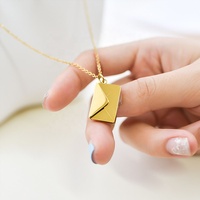Collier pendentif enveloppe gravable « Je t'aime » – Idée cadeau romantique pour la Saint-Valentin, mariage, fête – Bijoux inaltérables pour fiançailles