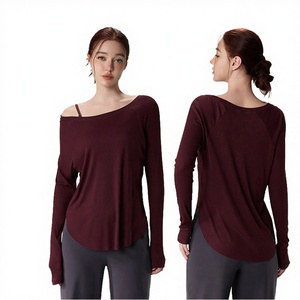 Haut décontracté et respirant pour femme, collection automne 2024, éco-responsable, léger, sexy, design épaules dénudées, coupe ample et longue, couleur unie - Product Image 3