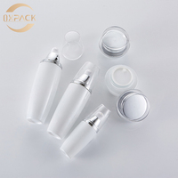 Bouteilles en verre blanc laiteux pour soins de la peau de 40 ml, 100 ml, 120 ml, pots à crème de 30 g, 50 g avec couvercles argentés pour toner, sérum, lotion, hydratant