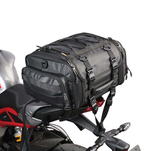 กระเป๋าหนังแท้แบบ unisex ขนาด 45 ลิตร รุ่น Saddle Bag  พร้อมโลโก้สั่งทำพิเศษ สำหรับใส่หมวกกันน็อคมอเตอร์ไซค์  กระเป๋าเดินทาง  ปรับแต่งได้  สำหรับนักขี่มอเตอร์ไซค์  ตัวอย่างสินค้าฟรี - Product Image 1