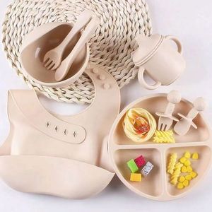 <span class=keywords><strong>2025</strong></span> Tùy Chỉnh Xách Tay Mới 8 Miếng Bé Bib Silicone Thực Phẩm Bộ Đồ Ăn Silicon Hút Bé Ăn Set Cho Bé Trẻ Em - Product Image 5