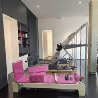 Reformer de Pilates Pink Maple con Media Torre para Uso Profesional en Estudios de Pilates y Entrenamiento Integral
