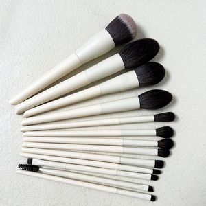 Beryl mỹ phẩm 13 miếng tóc chuyên nghiệp Kem tóc trang điểm bàn chải thiết lập nhãn hiệu riêng <span class=keywords><strong>make</strong></span> <span class=keywords><strong>up</strong></span> bàn chải <span class=keywords><strong>Blusher</strong></span> Eye Shadow công cụ - Product Image 3