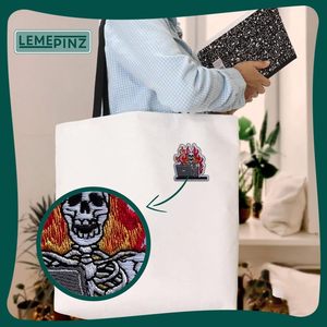 แผ่นปักลายโครงกระดูกแบบรีดติดหรือเย็บติด รุ่น Burning Up Patch 3 สำหรับหมวก เสื้อผ้า กระเป๋าเป้ กางเกงยีนส์ - Product Image 3