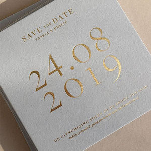 การ์ดเชิญงานแต่งงานแบบนูนลายพิเศษ กระดาษแข็งขอบหยัก นามบัตรพิมพ์ออฟเซ็ต ลายดอกไม้ ปั๊มฟอยล์ทอง - Product Image 3