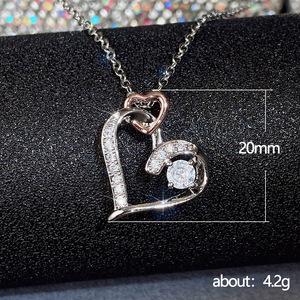 Collana con Ciondolo a Doppio Cuore Traforato Creativo per Donne, Accessorio da Collo con Charm a Cuore Bicolore - Product Image 4
