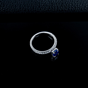 Anillo de Plata de Ley 925 con Zafiro Azul Real de Corte Ovalado Creado en Laboratorio, Joyería Diaria y de Boda para Mujer - Product Image 4