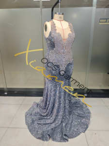 Abito da Sera Personalizzato Ocstrade con Strass Argento, Vestito da Cerimonia con Cristalli Incastonati a Mano per Donne Taglie Forti - Product Image 4