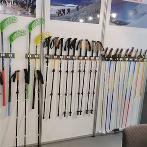 Fabrication <span class=keywords><strong>de</strong></span> bâtons <span class=keywords><strong>de</strong></span> <span class=keywords><strong>ski</strong></span> en fibre <span class=keywords><strong>de</strong></span> carbone personnalisés bâtons <span class=keywords><strong>de</strong></span> <span class=keywords><strong>ski</strong></span> nordique <span class=keywords><strong>de</strong></span> fond fabriqués par OEM pour le haut module hors route - Product Image 3