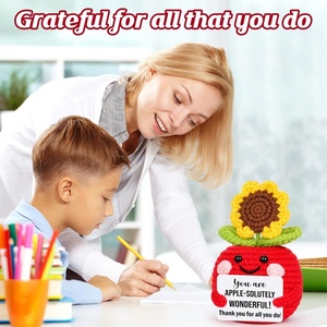 Idées de cadeaux de remerciement pour la Journée des enseignants, cadeaux de remerciement en forme de pomme et de tournesol au crochet pour les enseignants, les infirmières et les collègues - Product Image 5