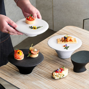 Plateau de service en porcelaine émaillée écologique classique pour plats froids, salades de fruits, gâteaux, dim sum, sushis, gastronomie moléculaire - Product Image 2