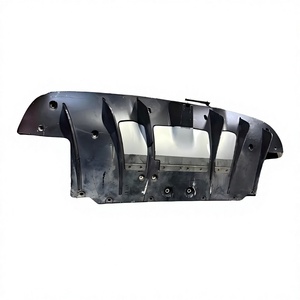 Diffuseur arrière, lèvre avant et jupes latérales en fibre de carbone pour Ferrari 488 GTB Spider N 86639400 8975110 - Product Image 1